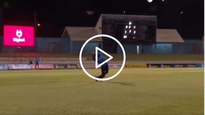 [Watch] Roston Chase Pulls Off A Stunning Flying Catch In A Rain-Hit CPL Encounter